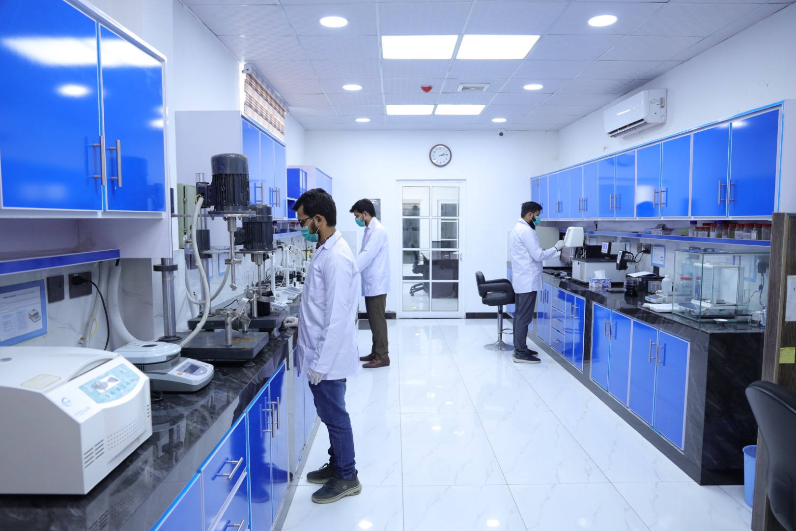Reactive digital ink development in the Farbstoffe R&D lab